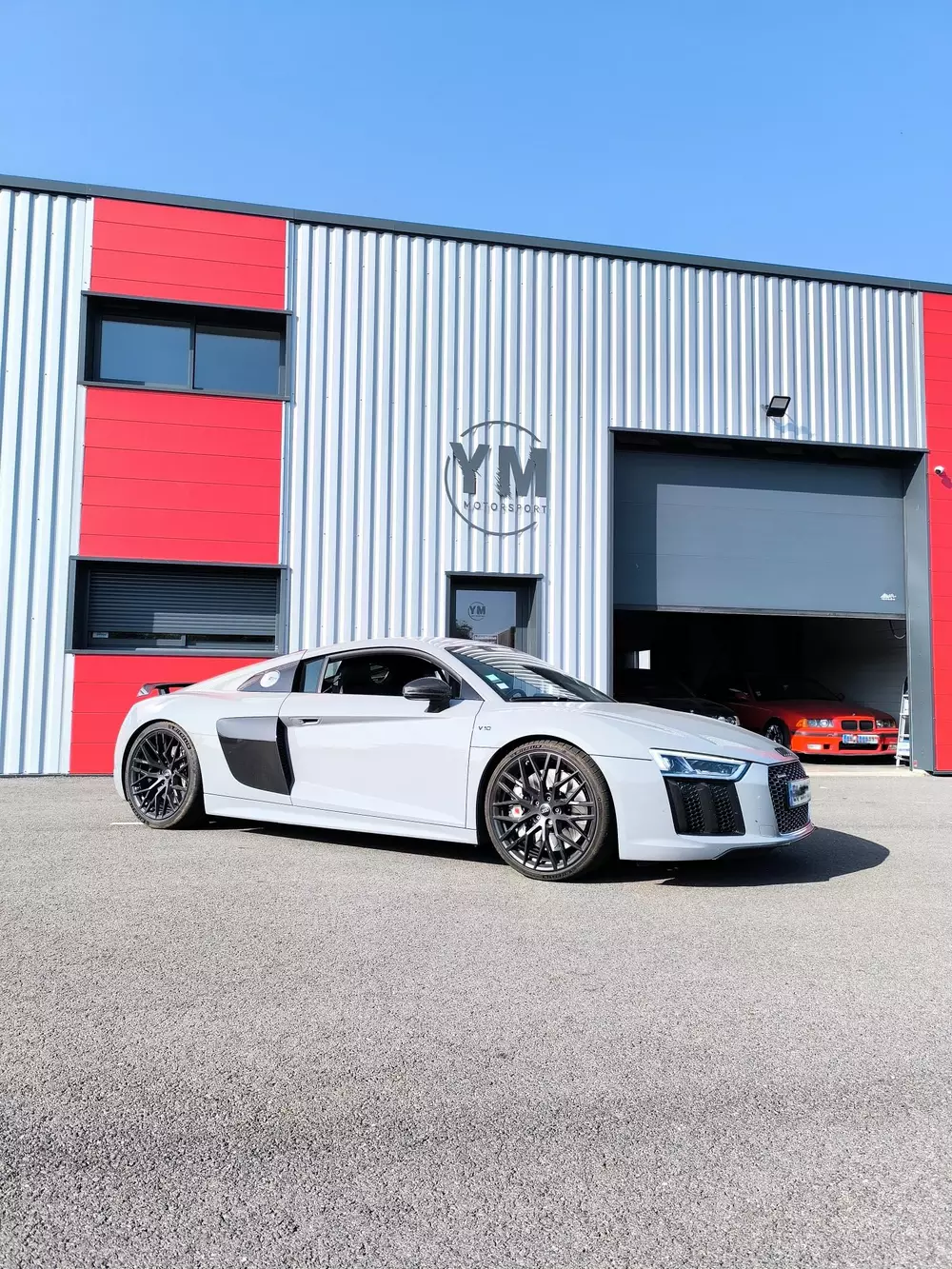 AUDI R8 - 1